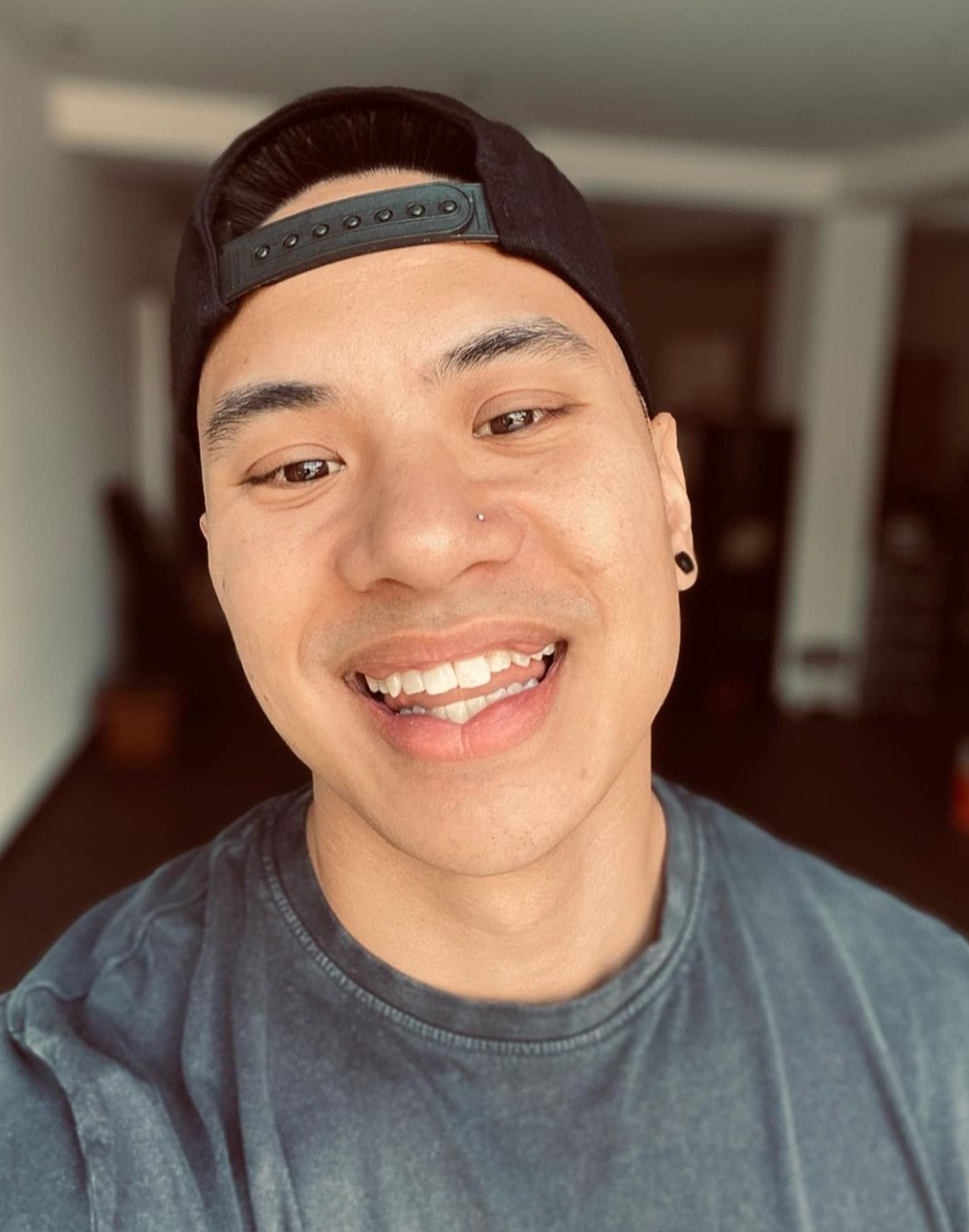 Comedian Tutti Tran mit Nasenpiercing