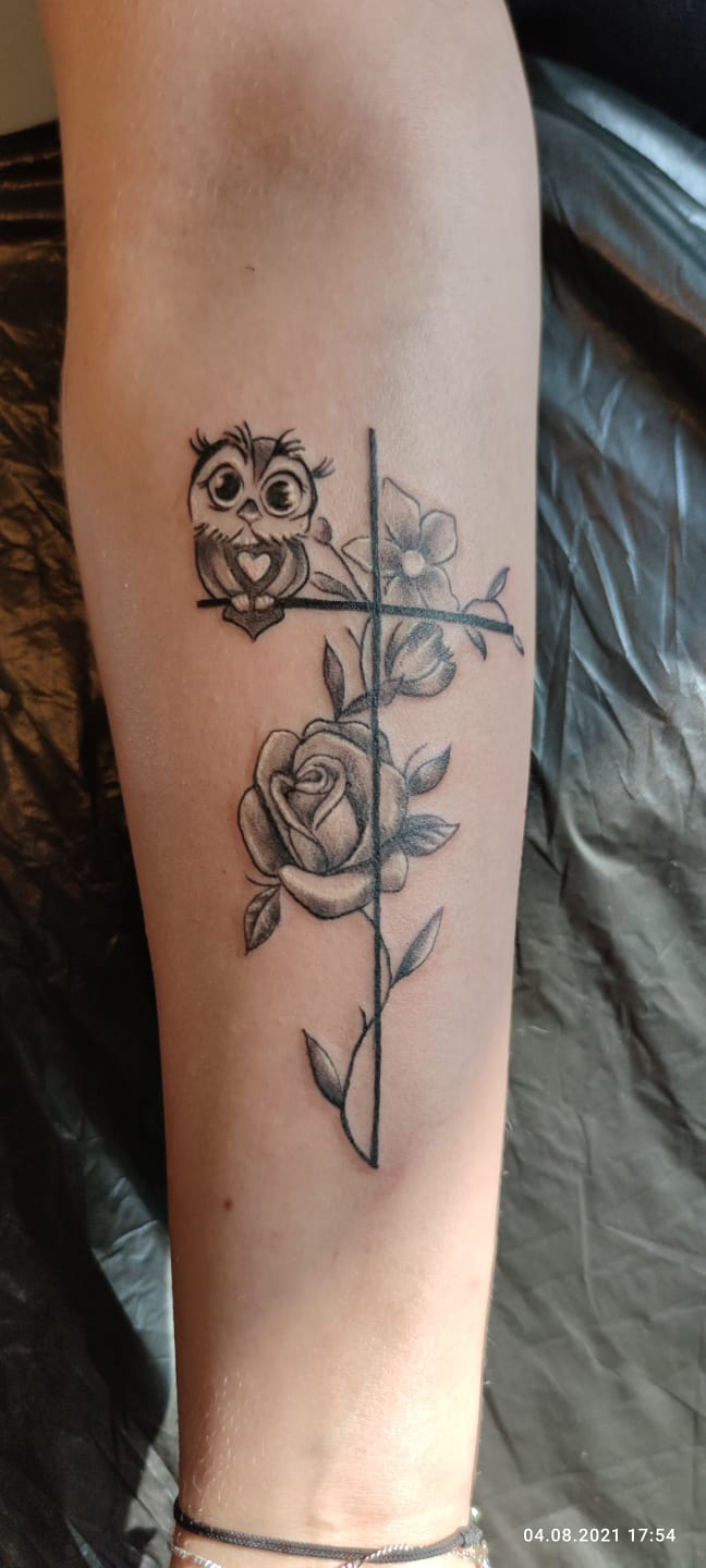 Kreuz Cartoon Tattoo